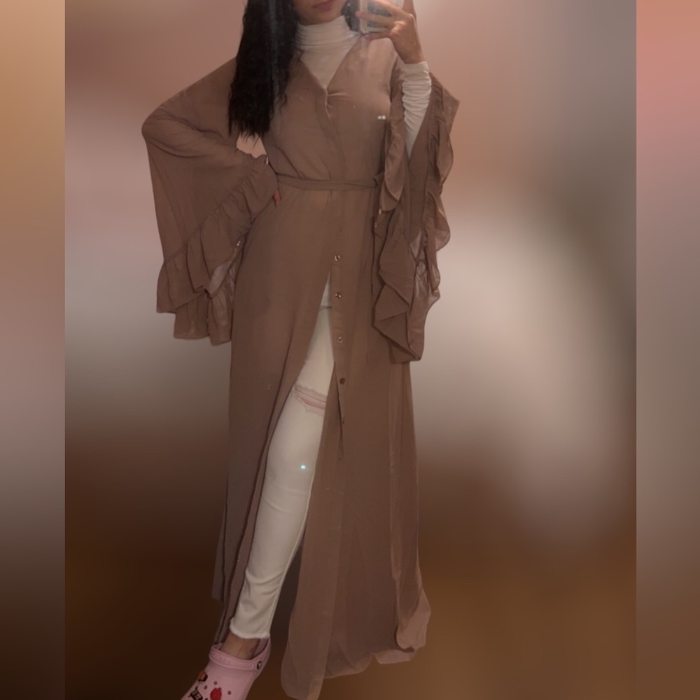 Beautiful dusty pink ruffle sleeve Abaya